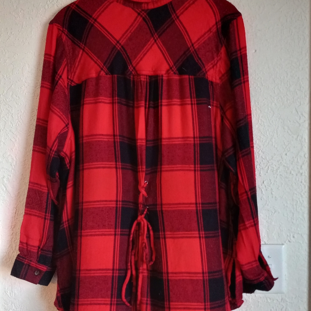 Oversized Plaid Button Down Shirt - Picture 5 of 8